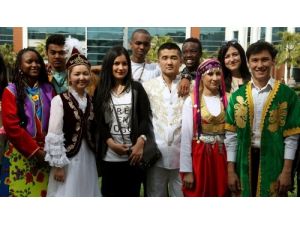 Gediz Üniversitesi'nde Kültürler Buluştu