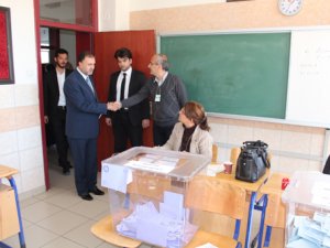 Özkafa: Ülkenin kurtuluşu sandığa bağlı