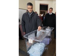 Mhp Adayı Prof. Aydın: Ülke, Kaos Ortamından Çıkacak