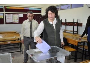 Balıkesir'de Vatandaşlar Sandık Başına Gitti