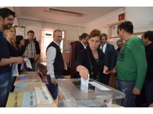 Sandıklarda Seçim Heyecanı Devam Ediyor