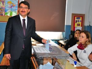 Akp'nin Yunusemre Ve Şehzadeler Adayları Oyunu Kullandı