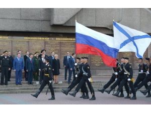 Medvedev: Kırım’a Uçak Biletleri Türkiye’den Ucuz Olmalı