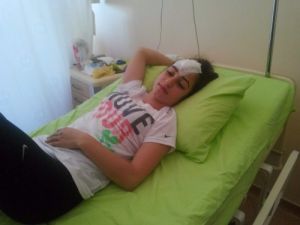 Atletizm Pistinde Başına İki Kiloluk Disk Çarptı