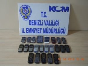 Denizli’de Kaçak Cep Telefonları Ele Geçirildi