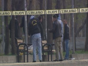 Pkk'nın Sözde Bayrağı Altındaki Şüpheli Paketten Boya Çıktı