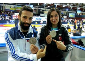 Servet Coşkun: Üzüntüyü Ve Sevinci Bir Arada Yaşıyoruz