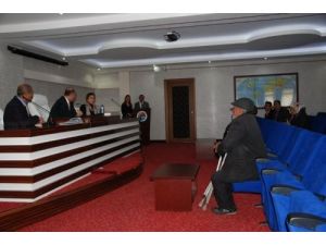 Vali Azizoğlu, Halk Günü'nde Vatandaşın Sorularını Yanıtladı