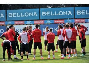 Galatasaray'da Fenerbahçe Maçı Hazırlıkları Sürüyor