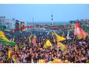 Halfeti'de 65 Sanatçı Sahne Aldı