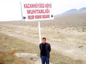 Köy yoluna Recep Konuk'un ismi verildi