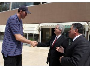 Nba Yıldızı Muresan Çukurova Üniversite’sini Ziyaret Etti