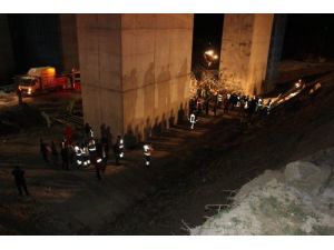 Geniş Haber: Köprüü İnşaatında İskele Çöktü:3 Ölü