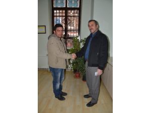 Bankamatikte Bulduğu Özürlü Maaşını Sahibine Teslim Etti