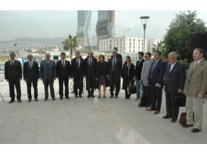 'İzmir Barosu Yürütmenin Yargıya Üstünlük Arayışının Karşısında Duracak'