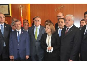 Fatma Şahin Mazbatasını Aldı, Güzelbey Büyükşehir’e Veda Etti