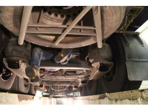 Tır’ın Tekerleri Arasında Tehlikeli Yolculuk