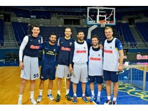 6 Yıldız Oyuncu, 'Bu Da Kaçar Mı' İçin İlk Kez Buluştu