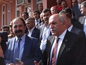 Vali İpek: 3 Vatandaşımız Örgüt Tarafından Kaçırıldı