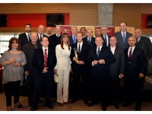 Semih Kaya'ya Gsyiad'dan "Yılın Sporcusu" Ödülü