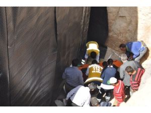 Başkanın Mazbata Töreninde Görme Engelli İnşaat Çukuruna Düştü