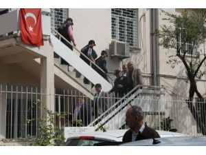 Adana'da Gözaltına Alınan Polisler Adliyeye Sevk Edildi