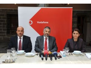 Vodafone, Diyarbakır’a 19 Milyon Liralık Santral Merkezi Açtı