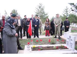 Şehit Polisler Mezarları Başında Anıldı
