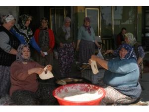 Nazillili Çiftçi Kadınlar Yağmur Yağması İçi Hayır Dağıttı