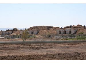 Hamidiye Tabyaları'nda İş Makinesinin Yerini İşçiler Aldı