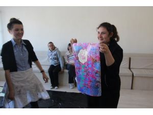 Engelli Öğrenciler Ebru Yaptı