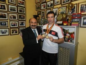 Eskişehirli Tekvandocu Türkiye’ye 3 Madalya Kazandırdı