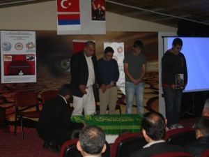 Keşfedilmeyi Bekleyen Gençler, Becerilerini Tiyatro Sahnesinde Sergiledi