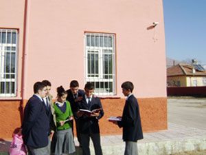 Halkapınar'da okullara güvenlik kamerası
