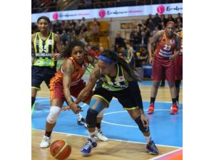 Fenerbahçe: 58 - Galatasaray Odeabank: 69