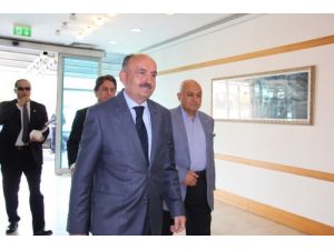 Sağlık Bakanı Müezzinoğlu Gana’ya Gitti