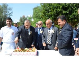 Kutlu Doğum Pastası Kesildi