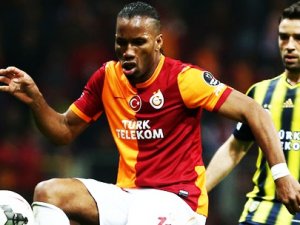 Drogba ezeli rakibe gidiyor!