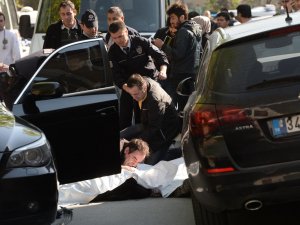 Eski ANAP milletvekiline silahlı saldırı: 3 ölü!