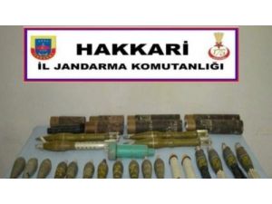 Hakkari'de Terör Örgütüne Ait Mühimmat Ele Geçirildi
