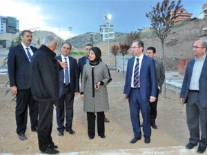 Başkan Toru parkta inceleme yaptı