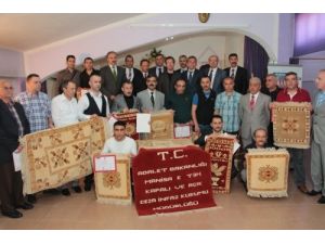 Cezaevinde Halı Ustası Oldular