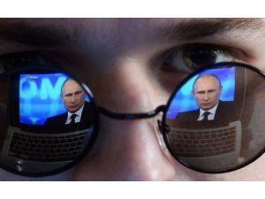 Putin, Snowden’in Dinlemelerle İlgili Sorusuna Cevap Verdi