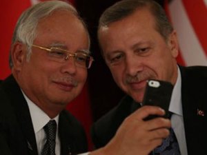 Malezya Başbakanı, Erdoğan'la 'selfie' çekti