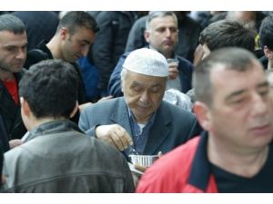 Geleneksel 'Kutlu Duğum' Pilavına Büyük İlgi