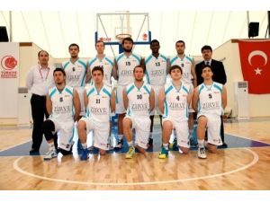 Zirve Üniversitesi Basketbol Takımı Play-off Turuna Yükseldi