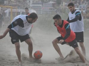 Plaj Futbolu Milli Takımı Alanya'da Kampa Girdi