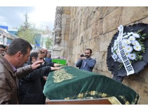 Körfez'de Cesedi Bulunan Buğra Kırşehir'de Toprağa Verildi