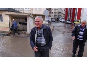 Yozgat’ta Kısa Süreli Yağmur, Yollarda Su Birikintisi Oluşturdu