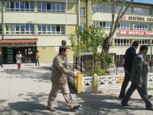 AÖF öğrencileri harçlara tepkili